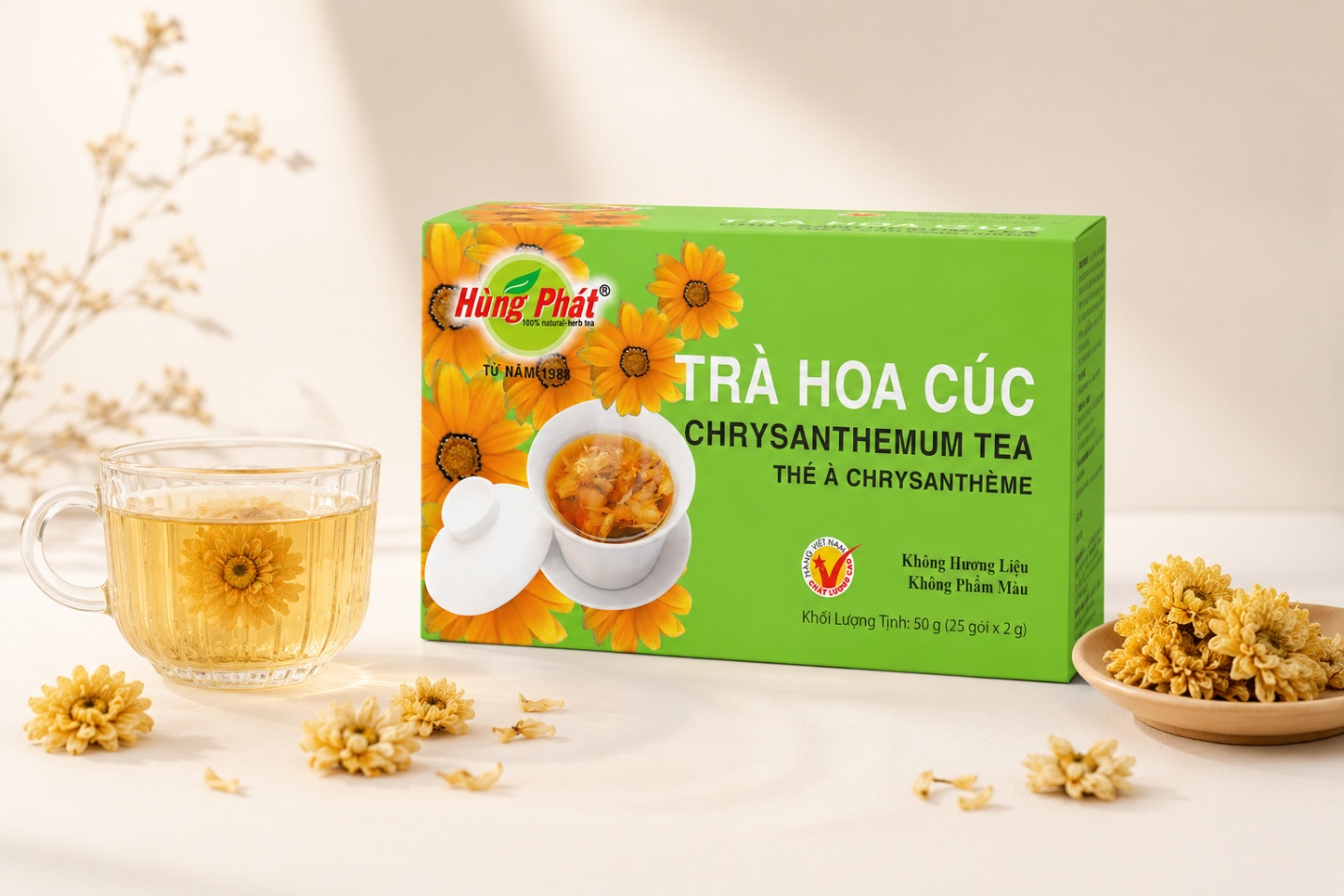 giao diện website shop.hungphatea.com trên màn hình máy tính hoặc điện thoại, hiển thị trang sản phẩm Trà Hoa Cúc